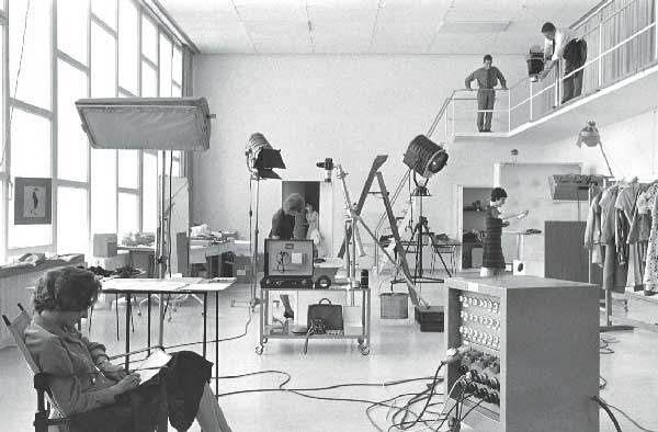1962 : intégration des studios photo- Article 70 ans
