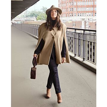 Cape en Twill , Cuir n°124 | Burda Style 01/22