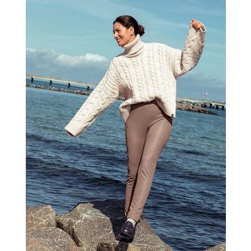 Pantalon en cuir synthétique n°119 | Burda Style 01/24