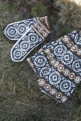 Moufles en jacquard
 #24 | Burda Mailles n°18 - 2022