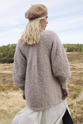 Veste en bouclé
 #32 | Burda Mailles n°18 - 2022