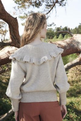 Pullover en top/down avec un volant
 #35 | Burda Mailles n°18 - 2022