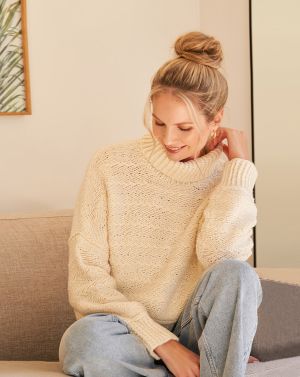 Pullover en point en relief avec un col roulé
 #06 | Burda Mailles n°20 - 2023