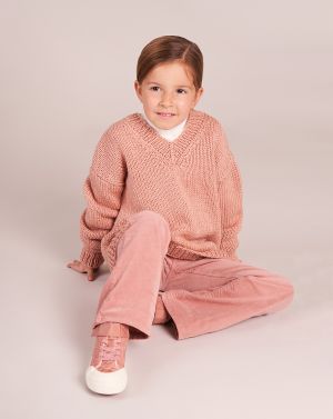 Pullover enfant avec un col en V
 #11 | Burda Mailles n°20 - 2023