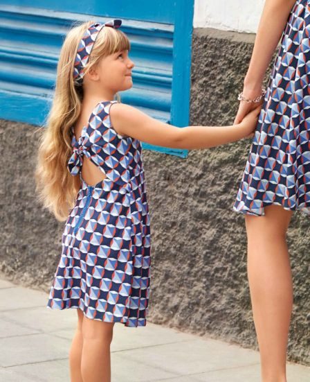 Robe pour fillette n°128 de Burda Style Avril 2017
