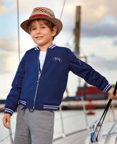 Blouson collège pour garçon n°133 de Burda Style Avril 2017