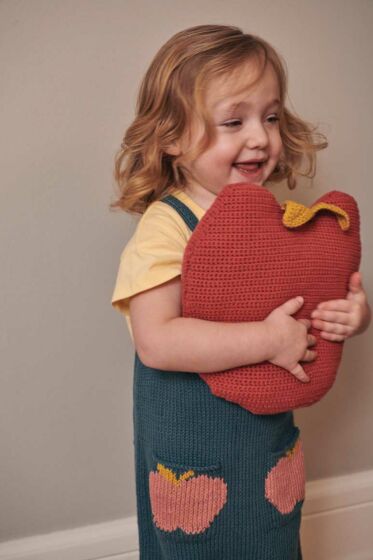 Coussin pomme #16 | Burda Mailles n°16 - 2022