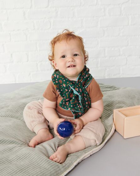 Écharpe en jersey n° 3 | Burda Easy Baby n°1/2022
