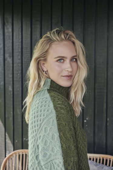 Pullover bicolore en torsades #12 | Burda Mailles n°18 - 2022