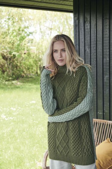 Pullover bicolore en torsades #12 | Burda Mailles n°18 - 2022