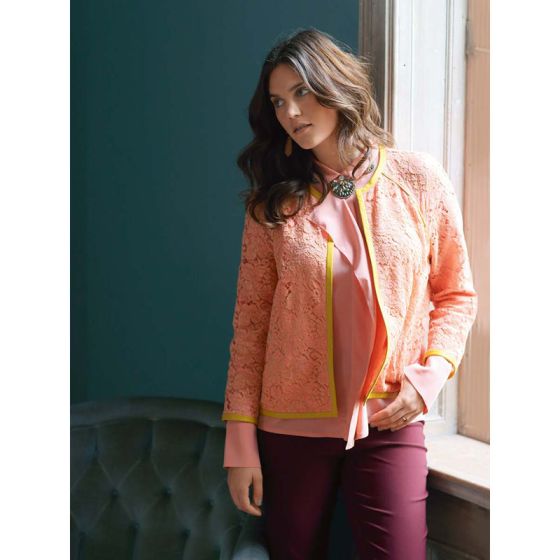 Veste en dentelle n 129
