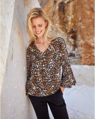 Blouses à volants n°111 de Burda Style Octobre 2017