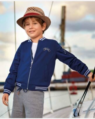 Blouson collège pour garçon n°133 de Burda Style Avril 2017