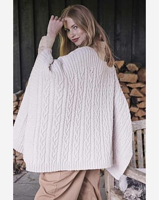 Poncho en torsades #16 | Burda Mailles n°19 - 2022